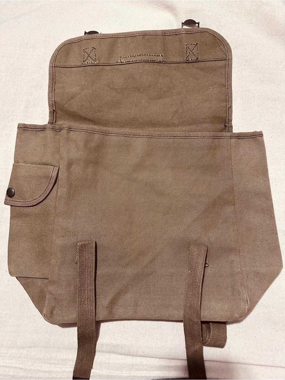 Vintage | Bag | Y2K Olive Canvas Backpack with Red Star Accent
